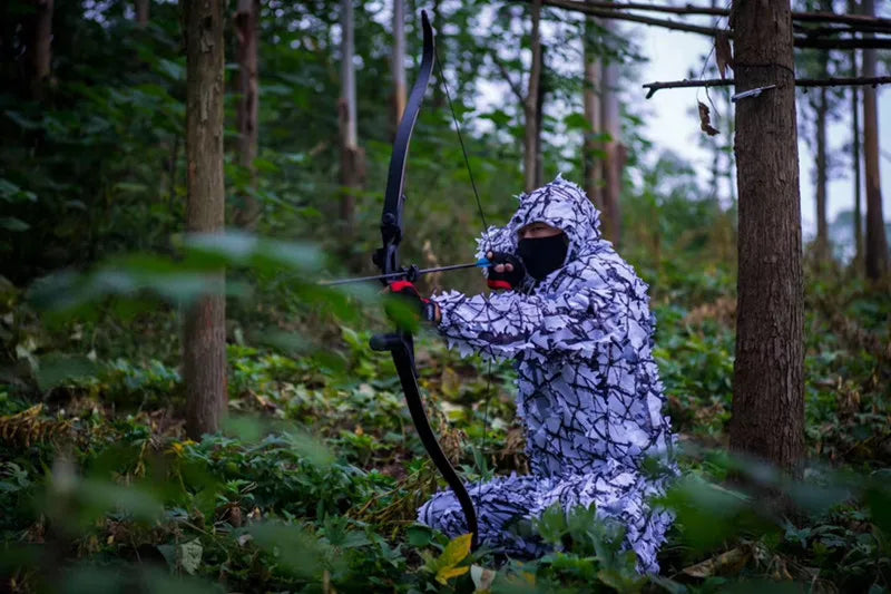 Costume de camouflage d'hiver en feuillage neigeux russe pour survie en forêt arctique