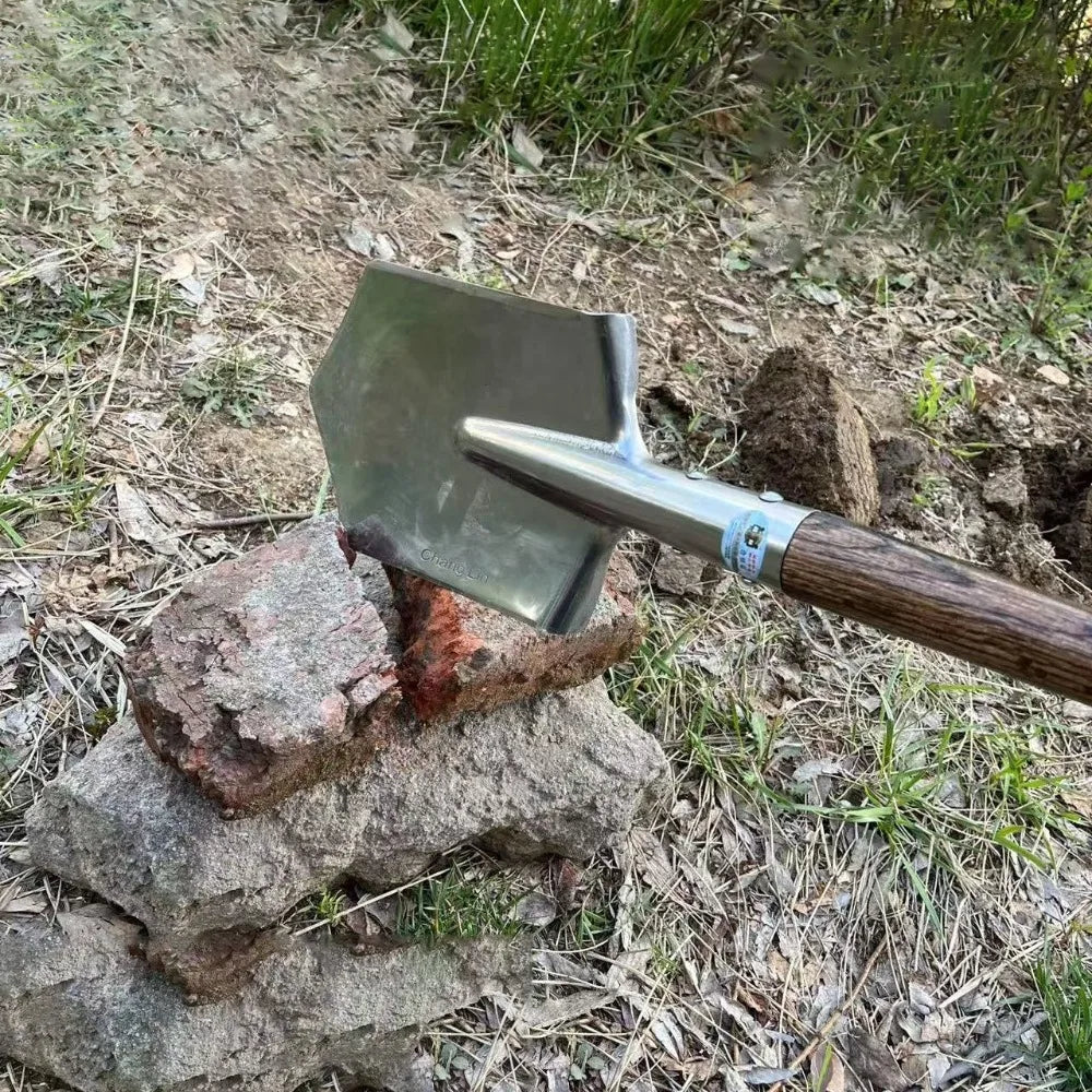 pelle compacte pour camping et jardinage