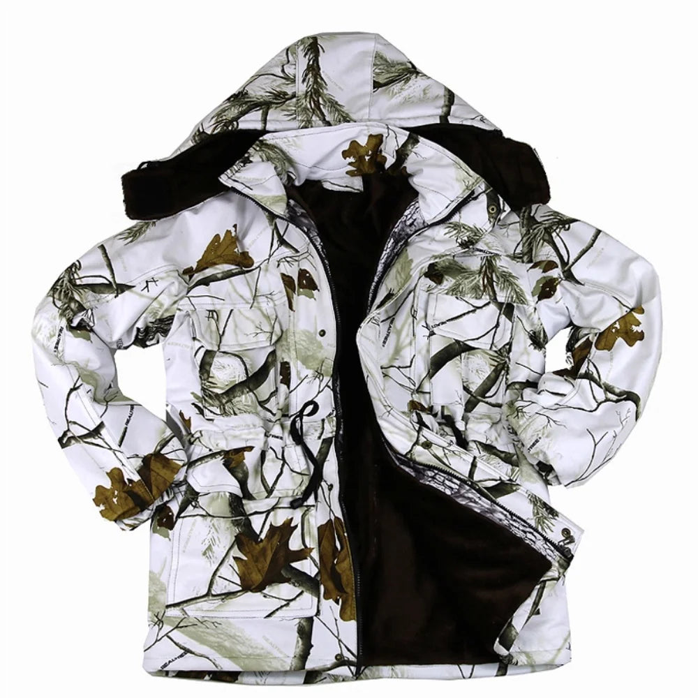 tenue de chasse pour conditions enneigées avec capuche